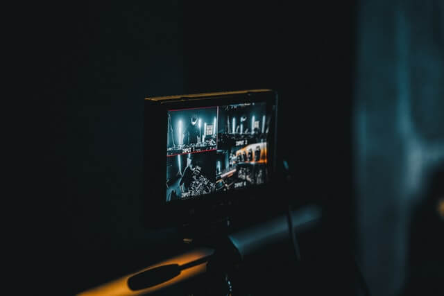 簡単なライブ配信ならスマホだけでも可能